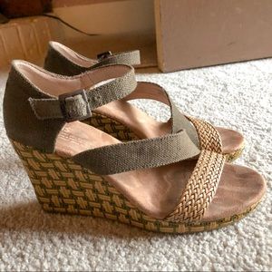 Toms Clarissa Olive Green Textile Wedge Sandal